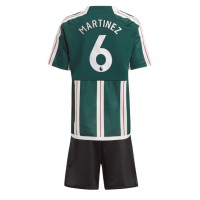 Camisa de Futebol Manchester United Lisandro Martinez #6 Equipamento Secundário Infantil 2023-24 Manga Curta (+ Calças curtas)